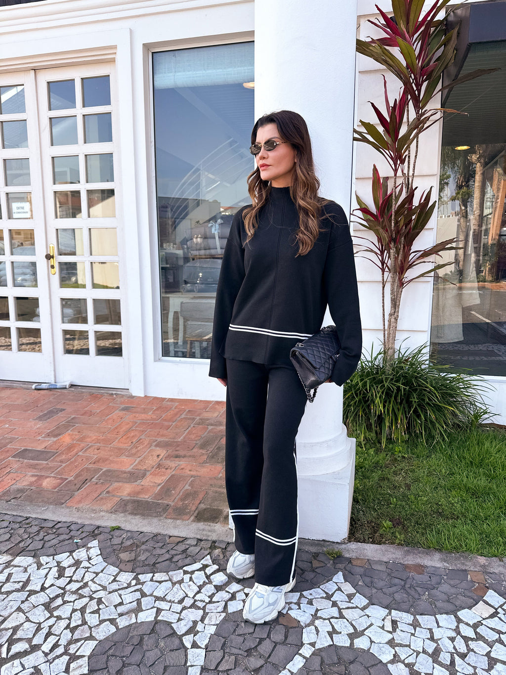 Conjunto de Tricô com Suéter Mullet Gola Alta e Calça Confortável